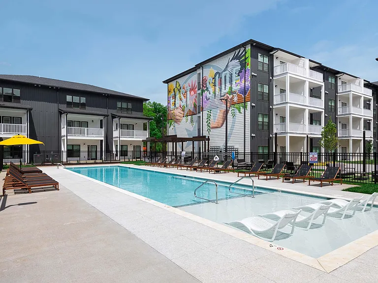 The Flats at Laurel & Pine — Photo 40