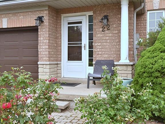 4th image of 22 Moore Cres