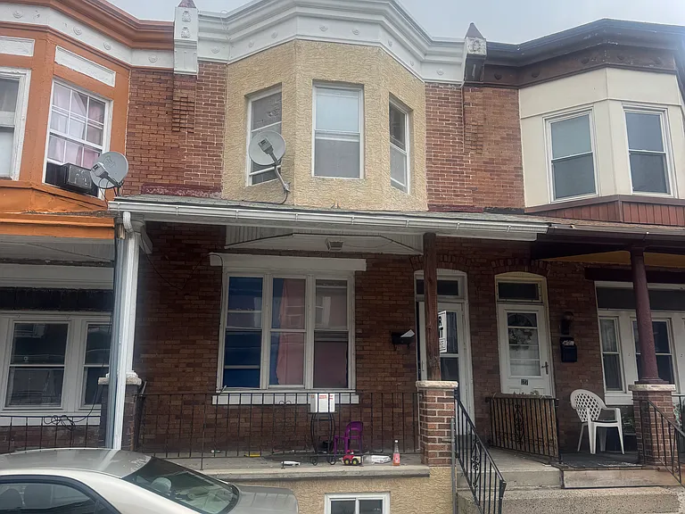 129 Wayne Ave — Photo 1