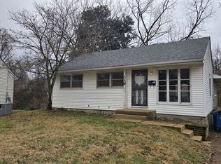 238 Estridge Rd, Saint Louis, MO 63137