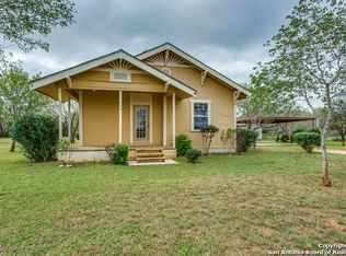 525 Parkfield Dr, Pleasanton, TX 78064