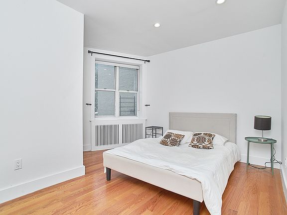 5th image of 4300 Broadway APT 2E