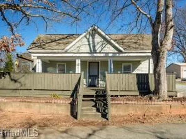 407 Oak St, Graham, NC 27253