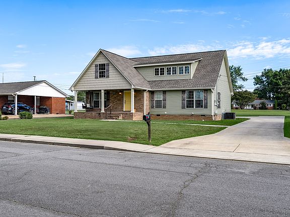 4th image of 602 7th St