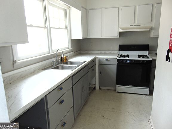 4th image of 3695 Church St