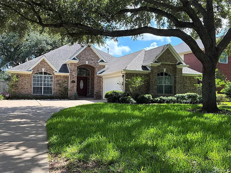 2203 Summer Bay Ct — Photo 1