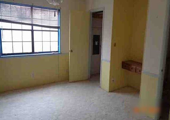 3rd image of 4122 W Texas St