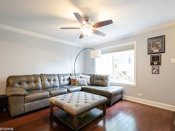 5th image of 204 E Victoria Cir