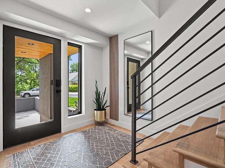 4540 Mercier St — Photo 3