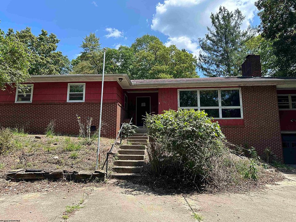 1st image of 88 Woodlyn Dr