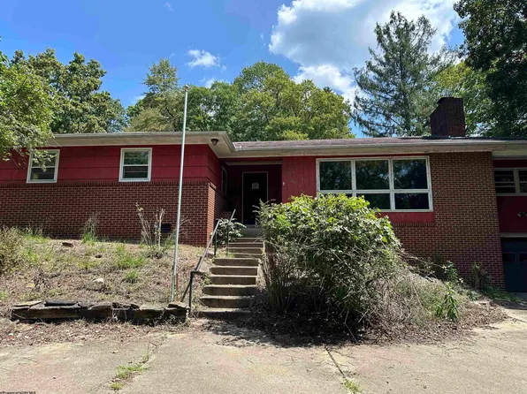 88 Woodlyn Dr, Weston, WV 26452