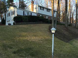 15 Hills Rd, Ballston Lake, NY 12019