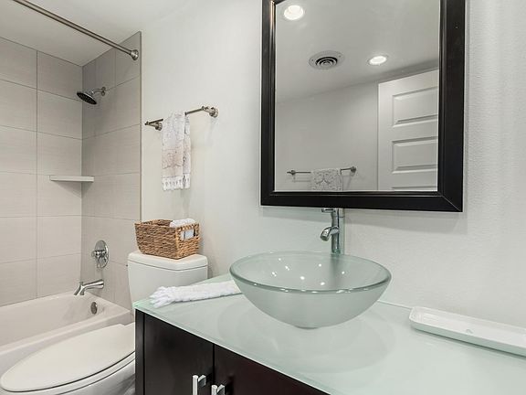 2nd image of 7970 E Camelback Rd Unit 507