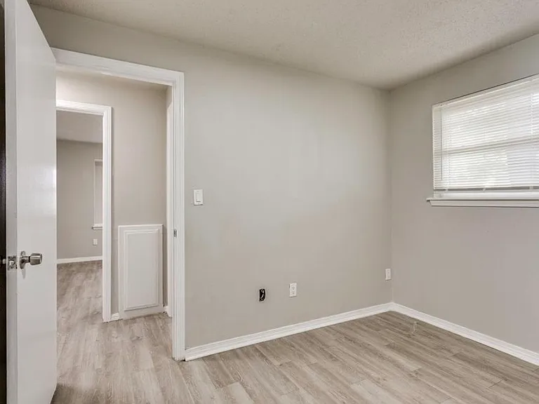 2908 SW 62nd St — Photo 32