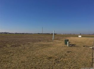 307 Deborah Ct, New Baden, IL 62265