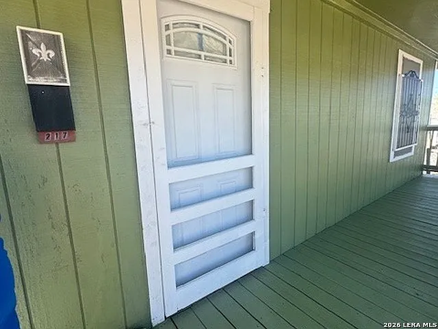 2 bed, 1.0 bath, 850 sqft, $700 — Photo 2