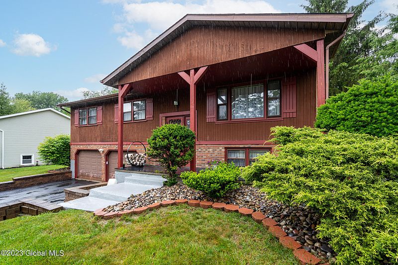 4th image of 61 Alpine Drive