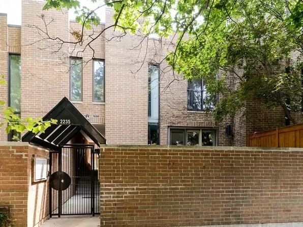 2235 N Lakewood Ave, Chicago, IL 60614