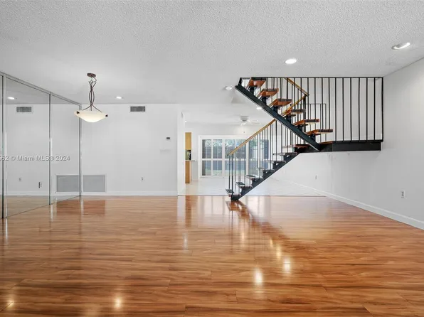 6506 Kendale Lakes Dr APT 309, Miami, FL 33183