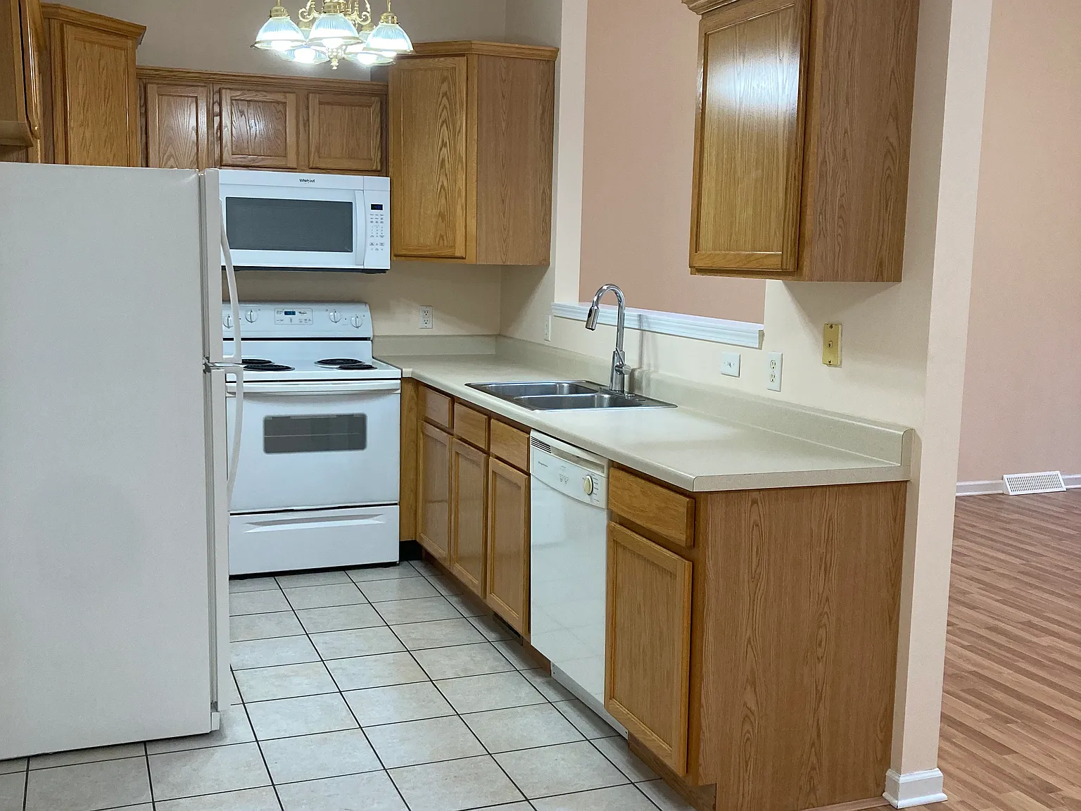 3 bed, 1466 sqft, $1,890 — Photo 3