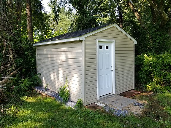 Shed with concrete floor