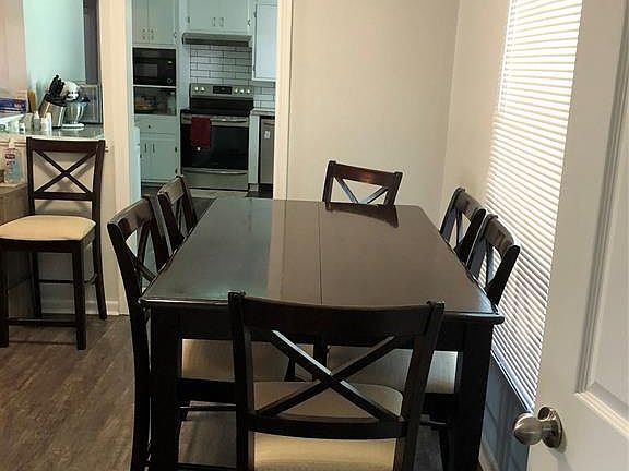 5th image of 607 S Avenue G