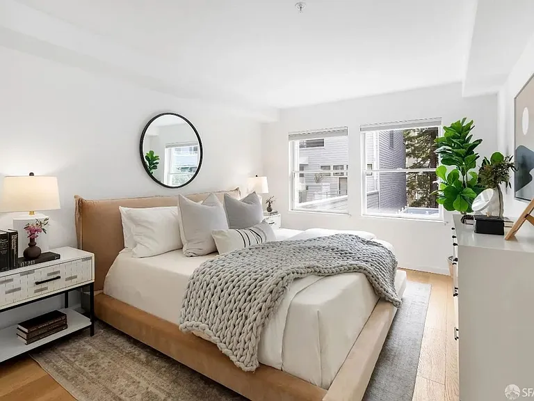 1880 Steiner St #208 — Photo 10