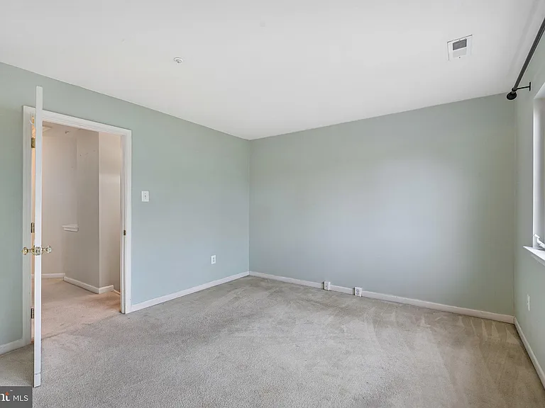 1724 Emory St — Photo 30