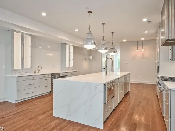 37 Ferry St, Lambertville City, NJ 08530