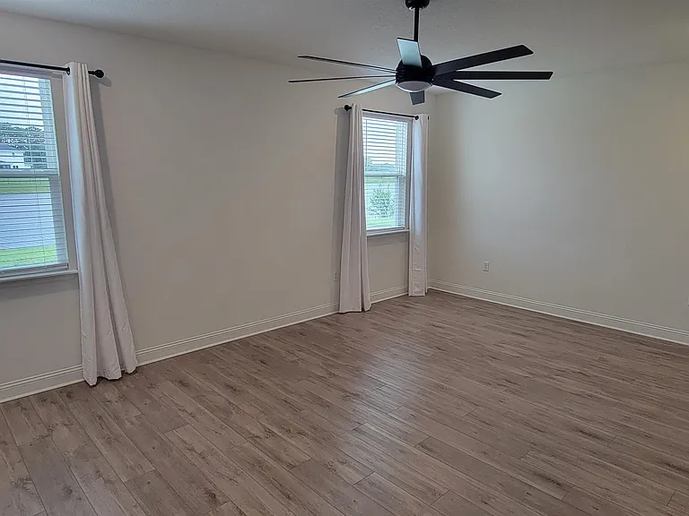 214 Santos Ln — Photo 24