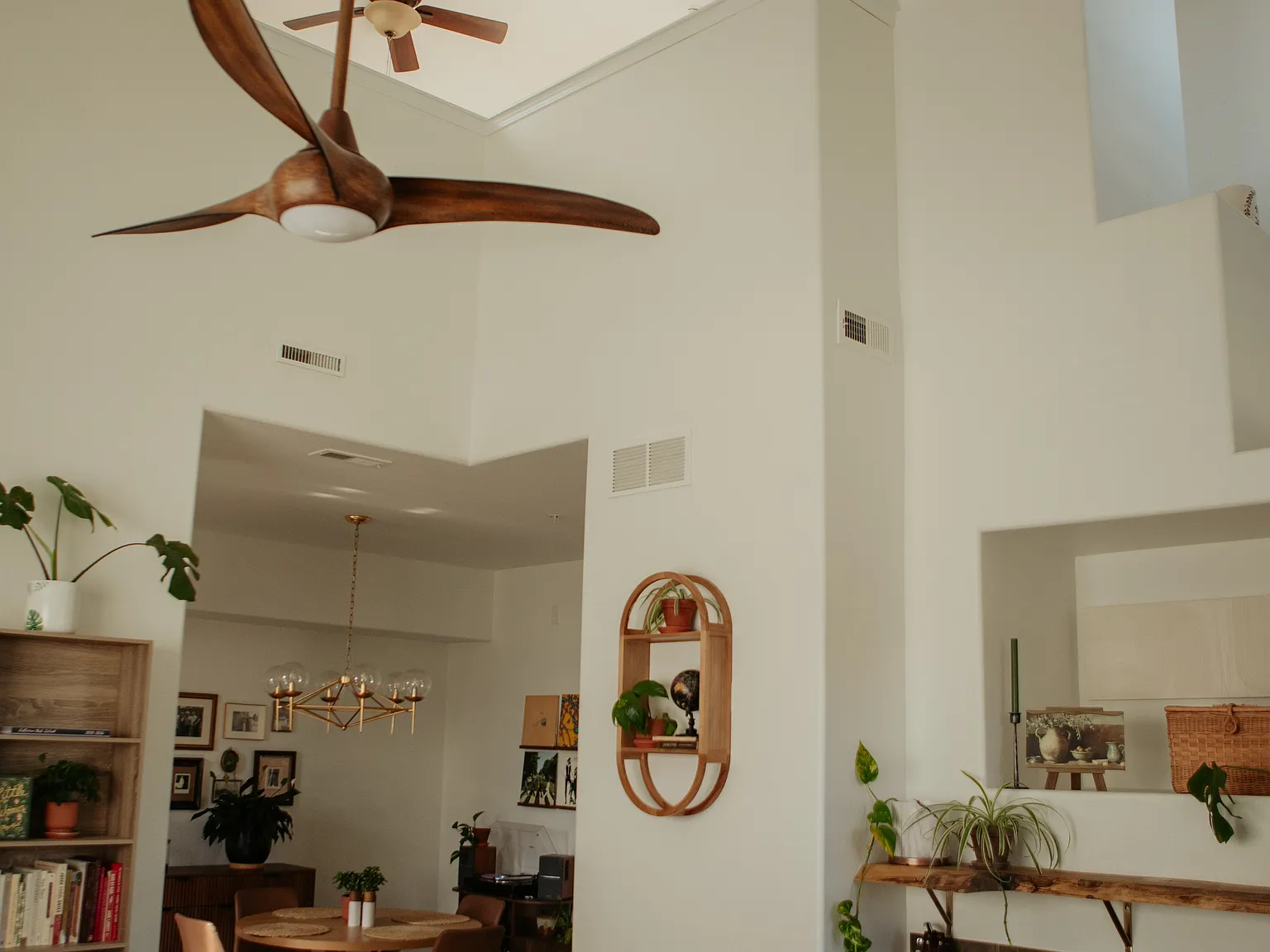 2 bed, 1253 sqft, $2,350 — Photo 4