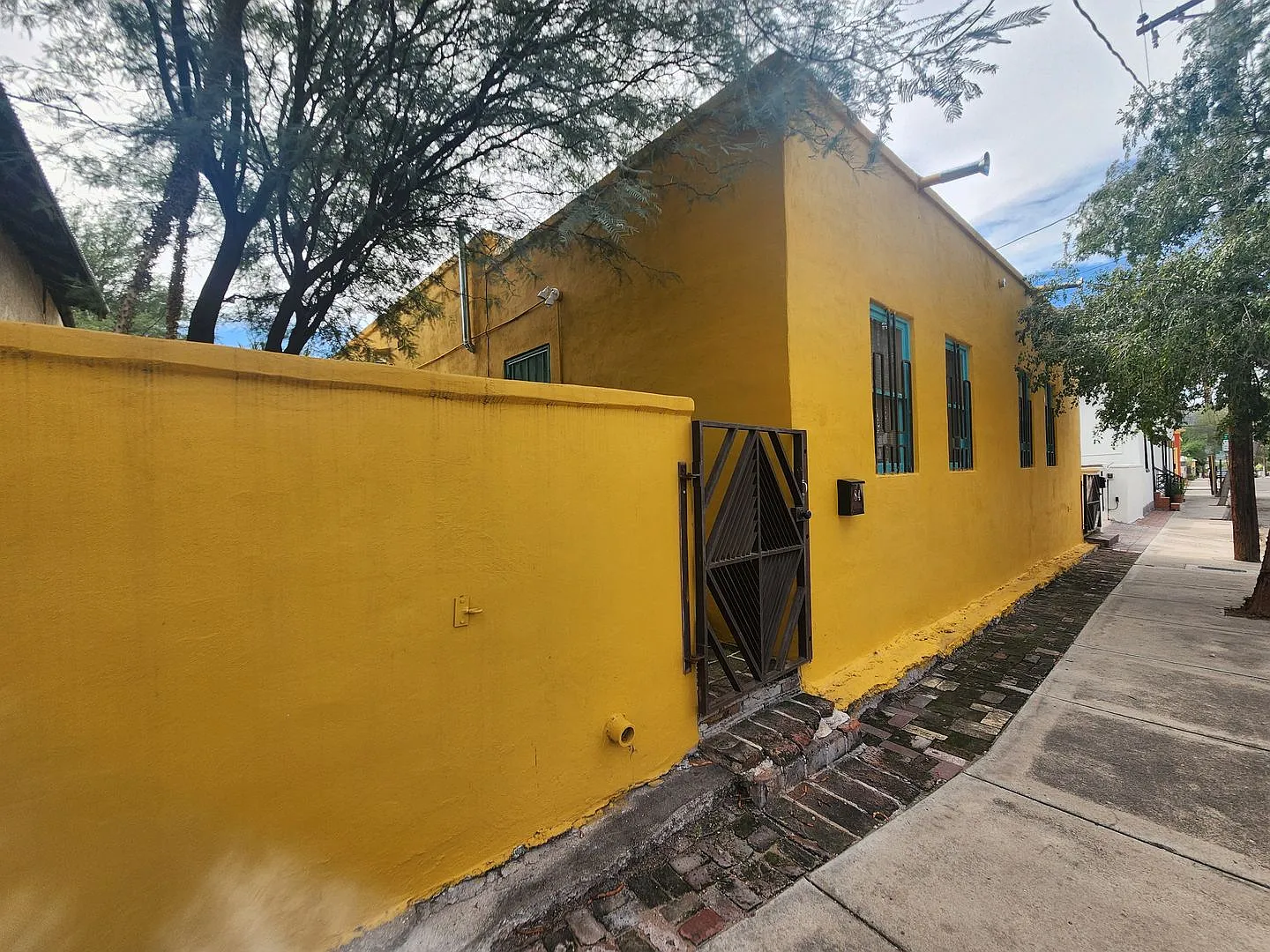 Awesome 1-bedroom, 1-bath historic home in Tucson's Barrio Viejo Historic District. — Photo 2