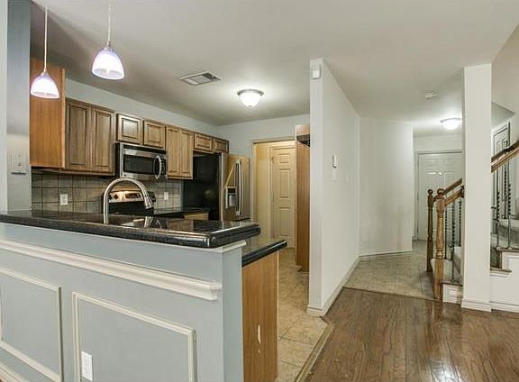 5th image of 12651 Bay Ave