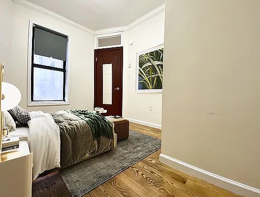 5th image of 214 W 109th St APT 5a