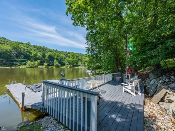 38 Oneida Ave, Hopatcong Boro, NJ 07843