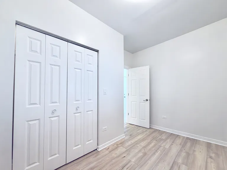 1749 W 19th St #2 — Photo 9