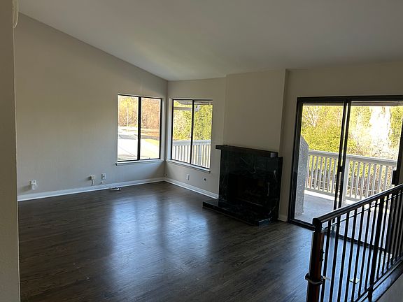 5th image of 438 Vista Dorado Ln
