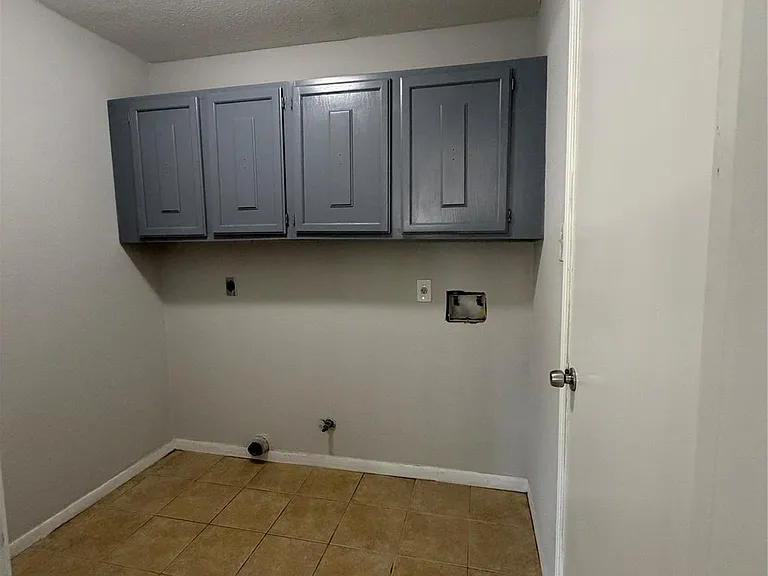 15722 Echo Canyon Dr — Photo 42