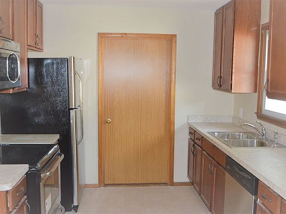 4th image of 4809 Dillon St