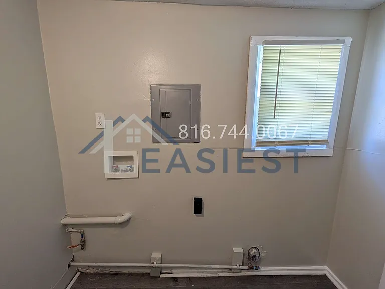 1110 E Frederick St — Photo 16