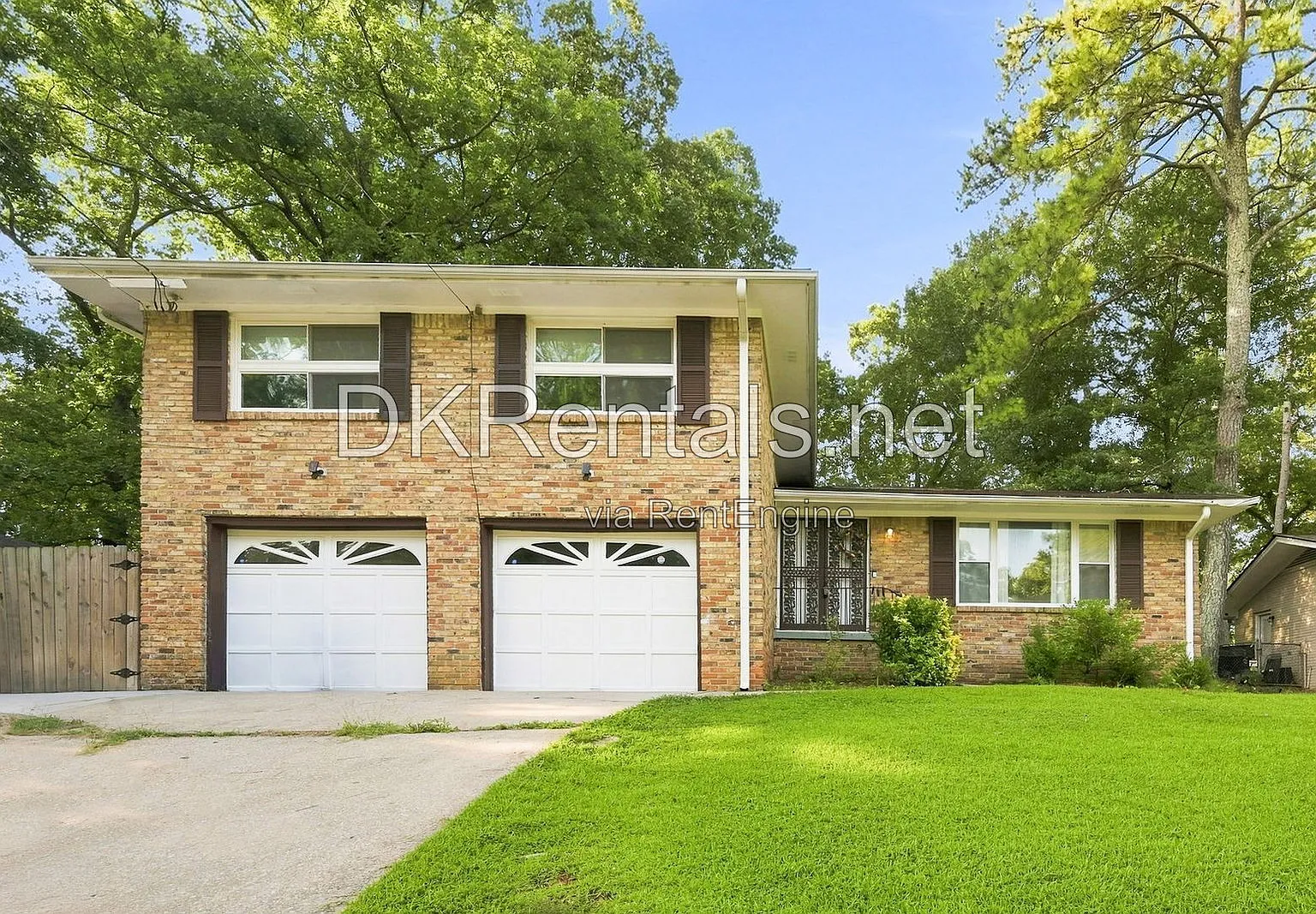 4 bed, 2.0 bath, 1926 sqft, $2,300 — Photo 1