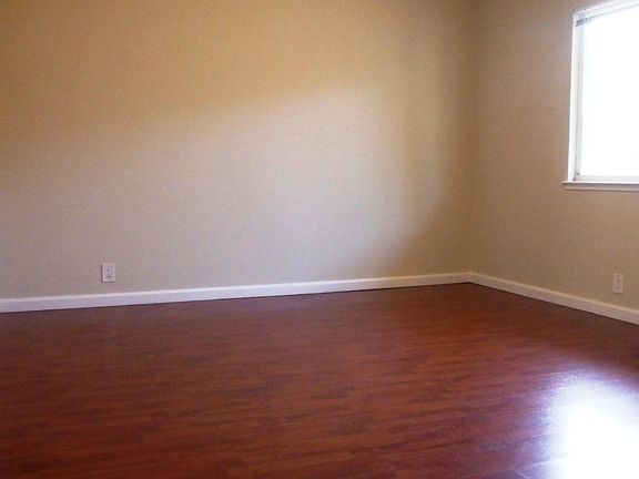 5th image of 2752 Kollmar Dr APT 25