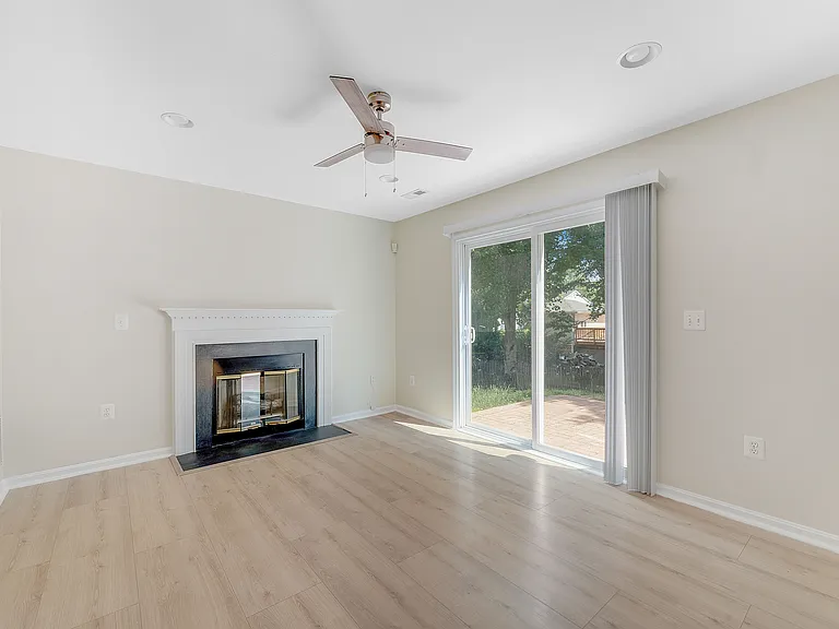 6119 Oaklawn Ln — Photo 7
