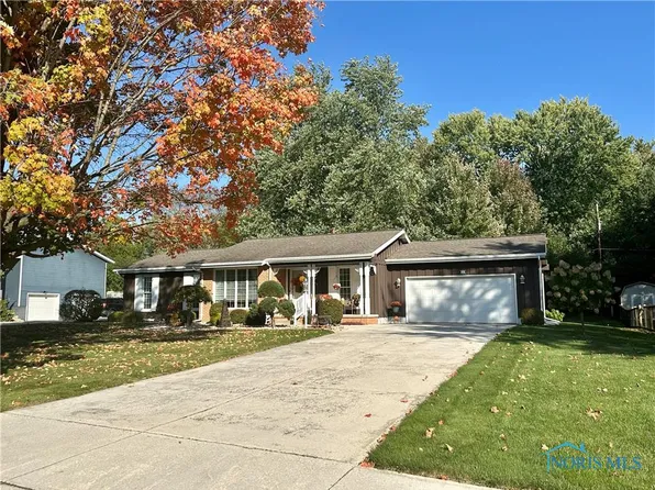 42 Walnut St, Tiffin, OH 44883