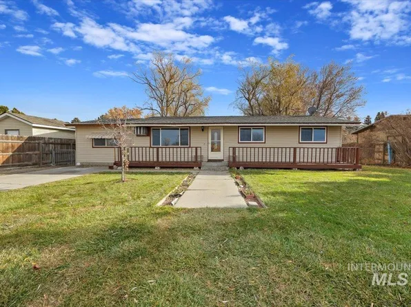 1918 Whipkey St, Gooding, ID 83330