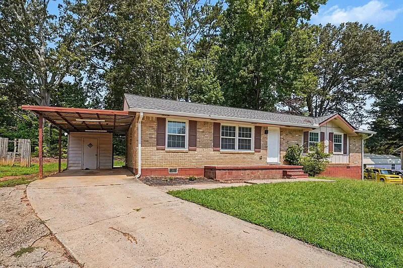 3 bed, 2.0 bath, 1378 sqft, $1,950 — Photo 2
