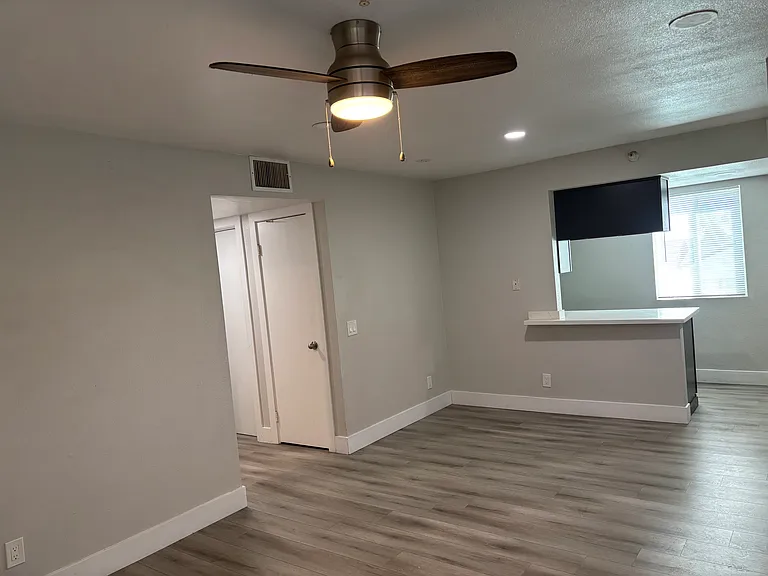 PARK CITY WALK APARTMENTS — Photo 34