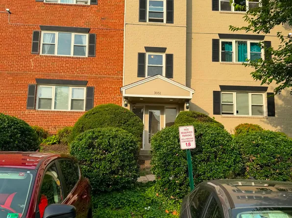 3051 Patrick Henry Dr APT 201, Falls Church, VA 22044
