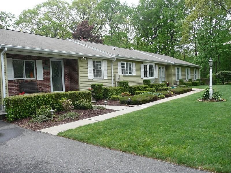 Close to town Ranch with pool