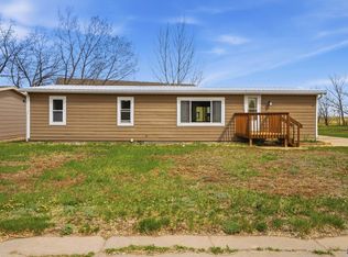 610 Hustead St, Wall, SD 57790